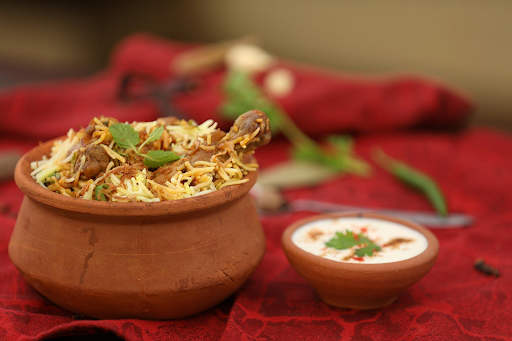 Sindhi Biryani Recipe Tasty Delicious Rice Dinner Meal Traditional Podina Raita Healthy Waight Loss Diet